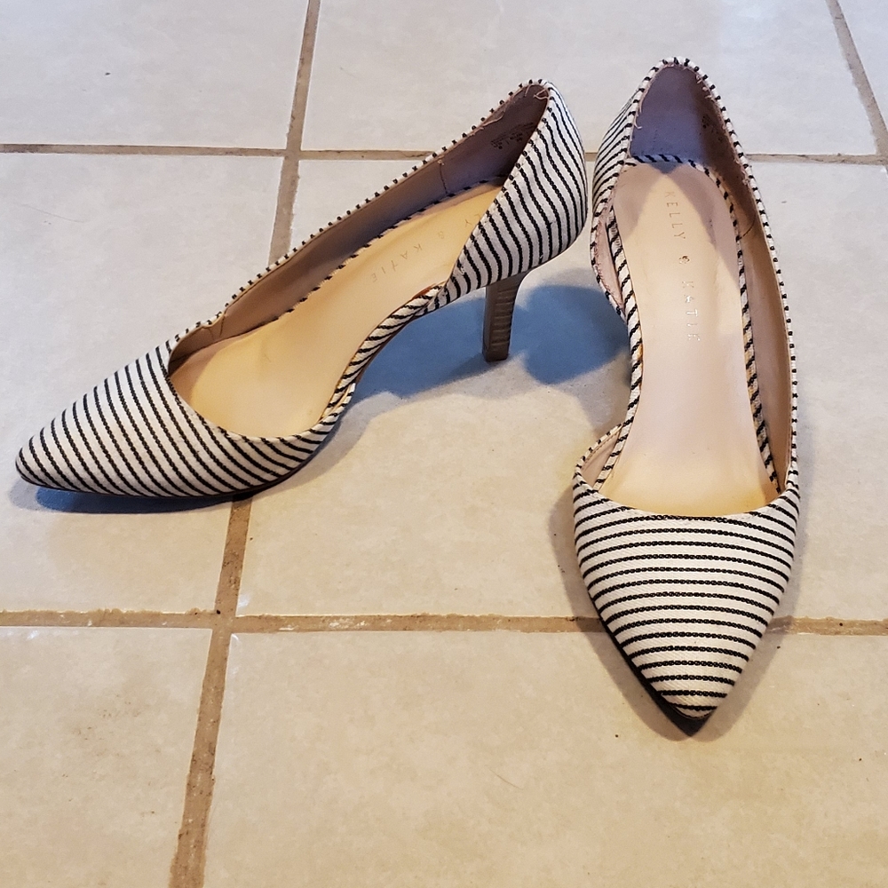 Navy and cream striped heel